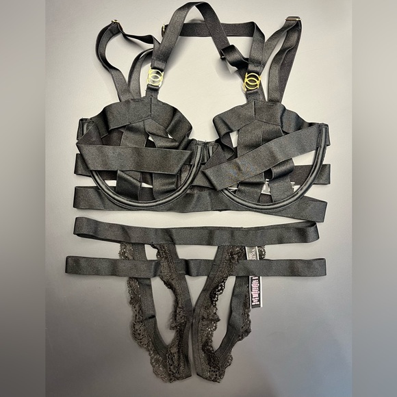 VICTORIA’S SECRET VS Very Sexy Banded Cage Strappy Open Cup Demi Bra 32DD Black - Picture 8 of 8
